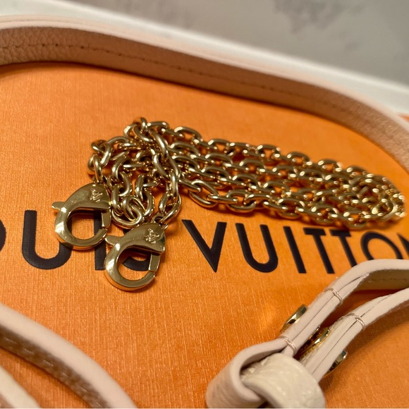 SOLD Louis Vuitton Easy Pouch on Strap SOLD - Picture 7 of 14